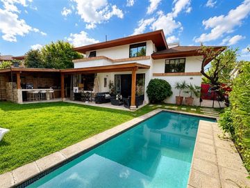 Casa en venta Condominio Las Condes/ Sector Los Dominicos