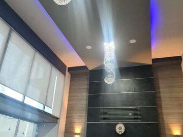 Casa en Venta en Vista Real, Club Hípico, Diseño de Autor, Alberca..