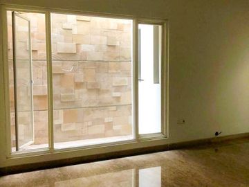 Rumah Baru siap Huni di Simprug Jakarta Selatan