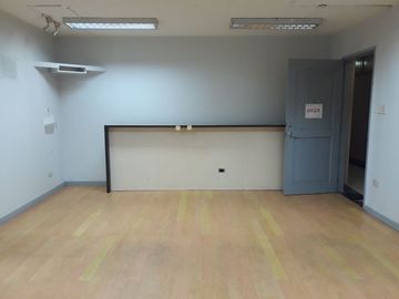 Office Spacein Legazpi Village, Makati City for Rent CB0061
