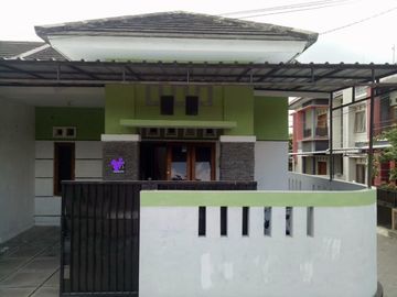Rumah Jogja dijual dengan harga terjangkau 3 menit ke Pasar Kolombo