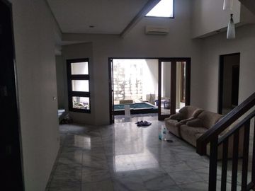 Disewakan Murah Rumah Bagus 3 Kamar Tidur Lokasi Di Kebayoran Baru