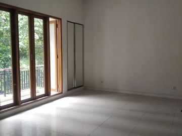Disewakan Murah Rumah Bagus 3 Kamar Tidur Lokasi Di Kebayoran Baru