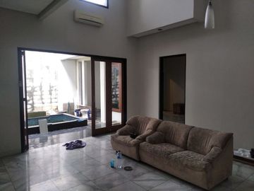 Disewakan Murah Rumah Bagus 3 Kamar Tidur Lokasi Di Kebayoran Baru