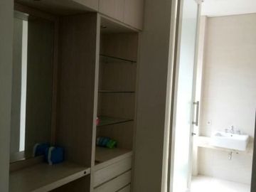 Rumah Semi Furnish Royal Park Citraland Surabaya. *TD