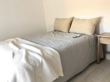 Excelente Depto En 1 Planta Con Jardín En Las Piedras