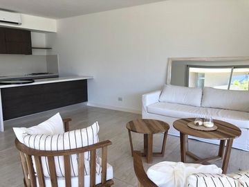 Excelente Depto En 1 Planta Con Jardín En Las Piedras