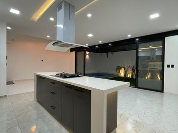 Hermosa Casa NUEVA con Alberca y 4 Rec. en Condominio con Seguridad 24/7 en Cuernavaca