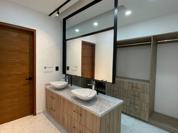 Hermosa Casa NUEVA con Alberca y 4 Rec. en Condominio con Seguridad 24/7 en Cuernavaca