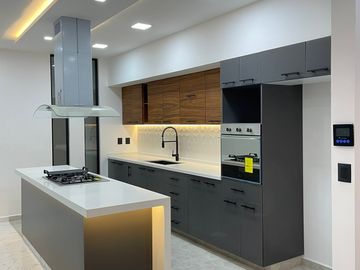 Hermosa Casa NUEVA con Alberca y 4 Rec. en Condominio con Seguridad 24/7 en Cuernavaca