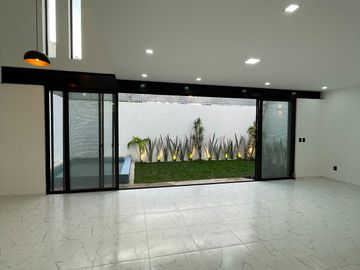 Hermosa Casa NUEVA con Alberca y 4 Rec. en Condominio con Seguridad 24/7 en Cuernavaca