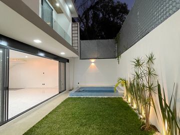 Hermosa Casa NUEVA con Alberca y 4 Rec. en Condominio con Seguridad 24/7 en Cuernavaca