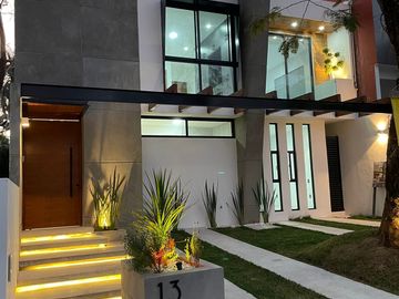 Hermosa Casa NUEVA con Alberca y 4 Rec. en Condominio con Seguridad 24/7 en Cuernavaca