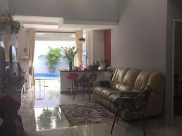 Rumah second mewah dgn private swimming pool dipd.labu,Jaksel