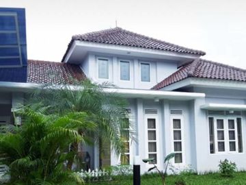 Rumah second mewah dgn private swimming pool dipd.labu,Jaksel