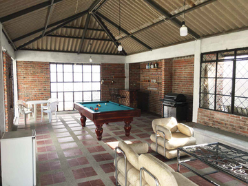 Vendo Casa en Punta Blanca: Se Vende Hermosa Casa con Piscina en Punta Blanca Amoblada.