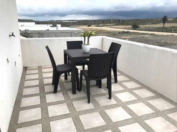 Vendo Casa en Punta Blanca: Se Vende Hermosa Casa con Piscina en Punta Blanca Amoblada.