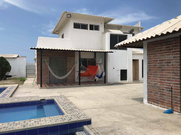 Vendo Casa en Punta Blanca: Se Vende Hermosa Casa con Piscina en Punta Blanca Amoblada.