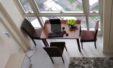 For lease: Twin Oaks Place loft unit