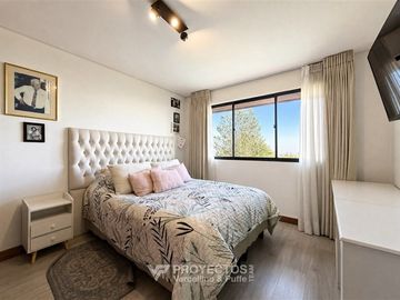 Casa en venta de 5 dorm. Condominio San Carlos de Apoquindo