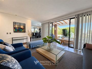Casa en venta de 5 dorm. Condominio San Carlos de Apoquindo