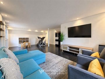 Casa en venta de 5 dorm. Condominio San Carlos de Apoquindo