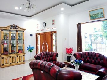 Dijual Cepat Murah Rumah Mewah 3 Lantai Di Cimanggis Depok