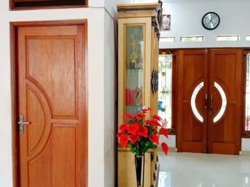 Dijual Cepat Murah Rumah Mewah 3 Lantai Di Cimanggis Depok