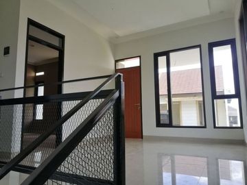 RUMAH CANTIK MEWAH SEMI VILLA SEJUK ASRI DI CIWARUGA