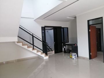 RUMAH CANTIK MEWAH SEMI VILLA SEJUK ASRI DI CIWARUGA