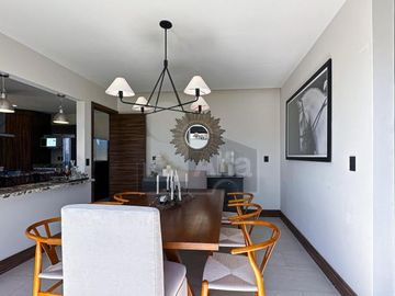 Residencia con área jardinada de más de 120m² en Metepec