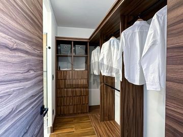 Residencia con área jardinada de más de 120m² en Metepec