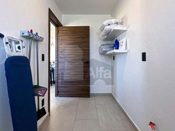 Residencia con área jardinada de más de 120m² en Metepec