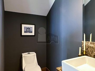 Residencia con área jardinada de más de 120m² en Metepec