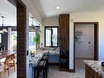Residencia con área jardinada de más de 120m² en Metepec