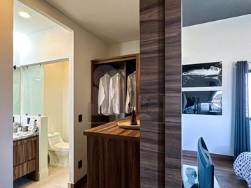 Residencia con área jardinada de más de 120m² en Metepec