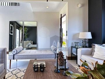 Residencia con área jardinada de más de 120m² en Metepec