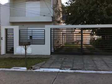 DUPLEX 3 AMBIENTES CASTELAR