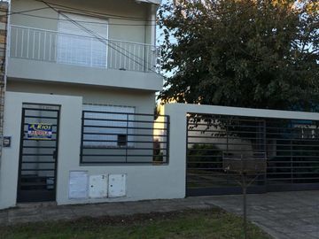 DUPLEX 3 AMBIENTES CASTELAR