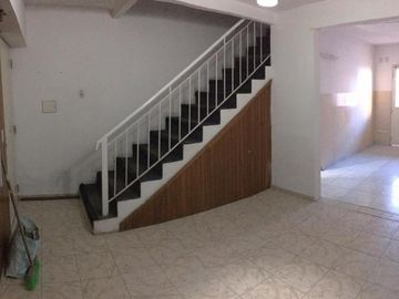 DUPLEX 3 AMBIENTES CASTELAR
