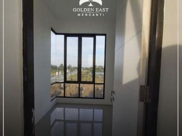 Rumah Golden East Menganti, Carport 1