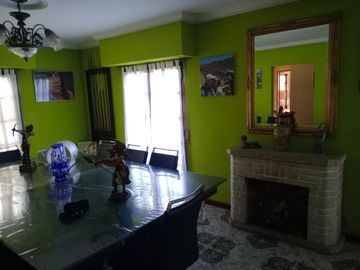 VENTA Hermoso Chalet característico de San Miguel, toma dpto como PARTE DE PAGO