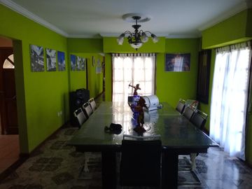VENTA Hermoso Chalet característico de San Miguel, toma dpto como PARTE DE PAGO