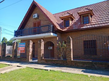 VENTA Hermoso Chalet característico de San Miguel, toma dpto como PARTE DE PAGO
