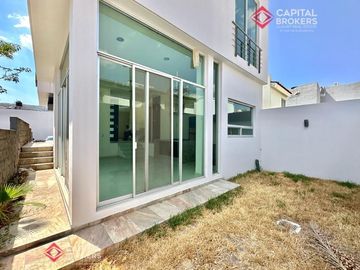 Casa  en Venta Zona Bugambilias en Coto Coruña Sur