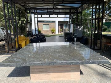 HERMOSA QUINTA EN MONTEMORELOS, A UN LADO BIOPARQUE ESTRELLA.