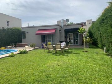 Casa en venta en Los Troncos