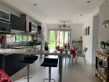 Casa en venta en Los Troncos
