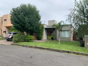 Casa en venta en Los Troncos