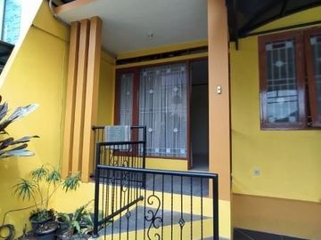 Disewakan Murah Rumah Cluster di Gandul Cinere Semi Furnished